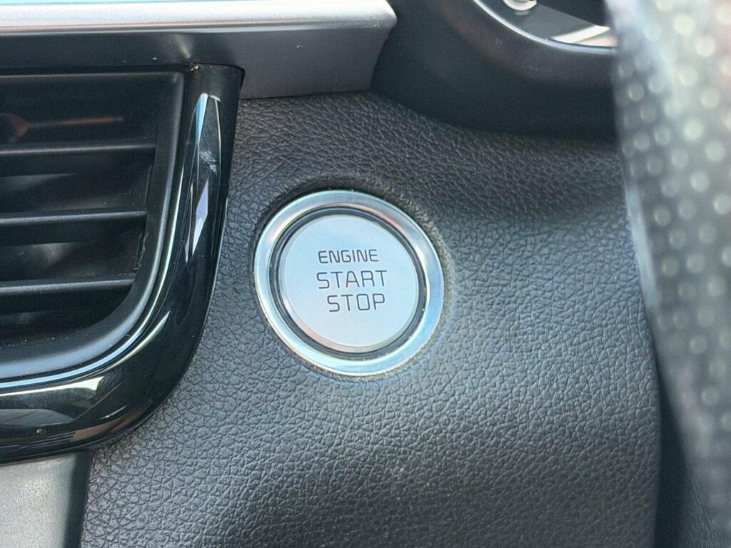 Kia Optima 2.0H Gdi 11.26Kwh Sportswagon Plug-in H White #41