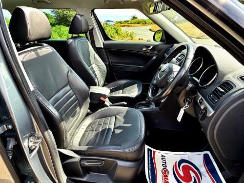 Skoda Yeti 2.0 Tdi Elegance Dsg 4Wd Grey #3