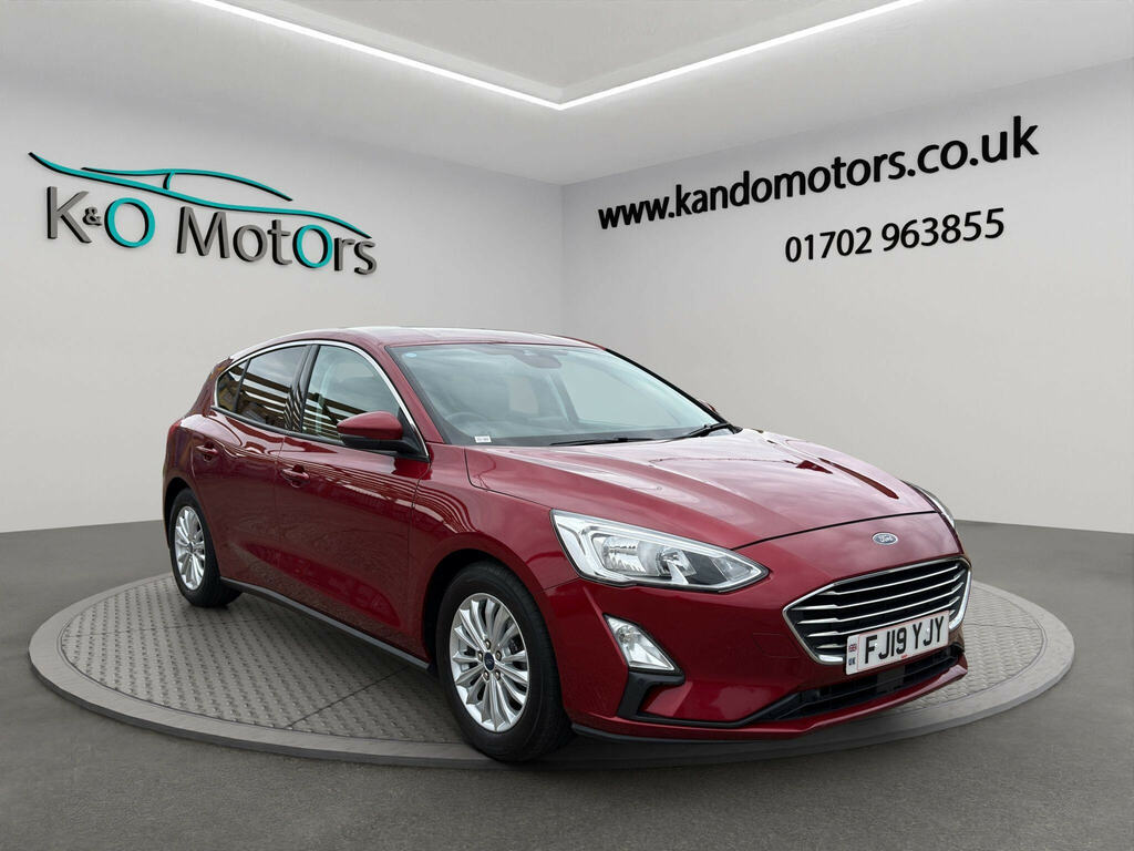 Ford Focus 1.0T Ecoboost Titanium Euro 6 Ss Red