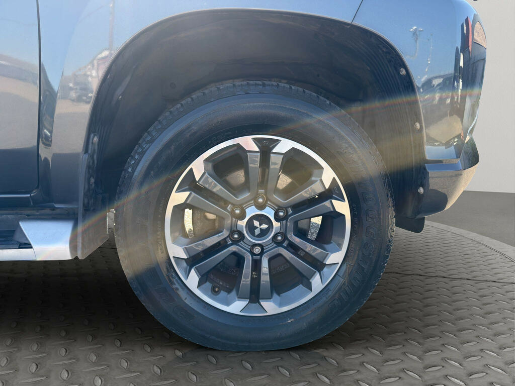 Mitsubishi L200 2.2 Di-d Dc Barbarian Pickup Double Cab Grey #45