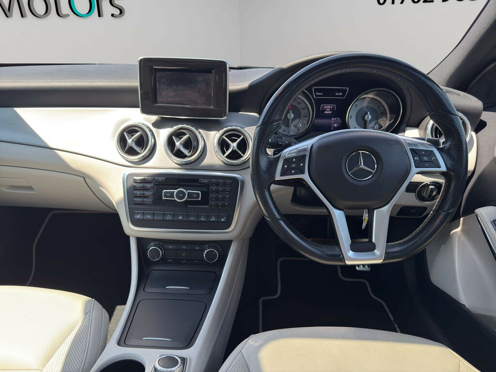 Mercedes-Benz GLA Class 2.1 Gla220 Cdi Amg Line Suv 7G-dct 4Mat Purple #2