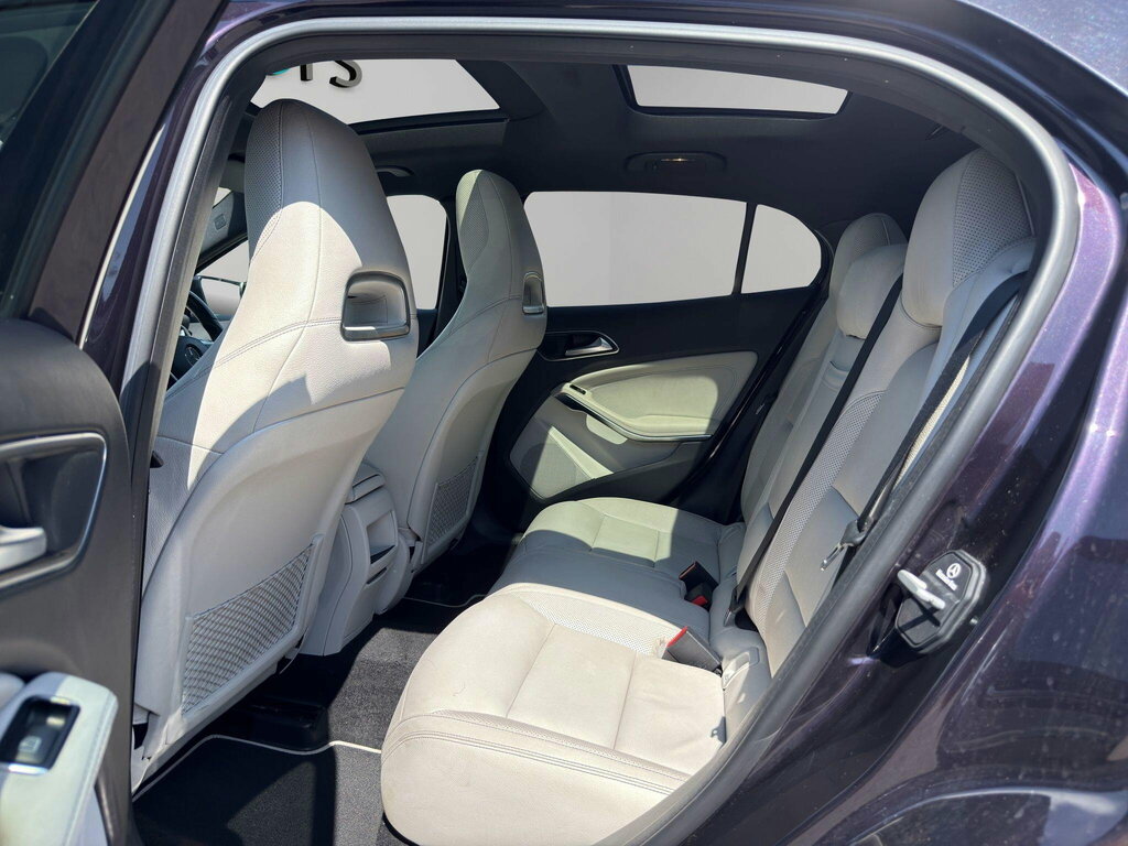 Mercedes-Benz GLA Class 2.1 Gla220 Cdi 4Matic Amg Line Premium 168 Bhp Black #13