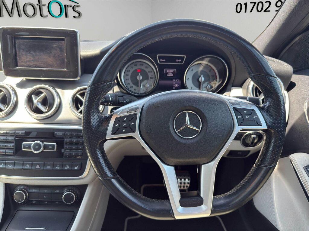 Mercedes-Benz GLA Class 2.1 Gla220 Cdi 4Matic Amg Line Premium 168 Bhp Black #14