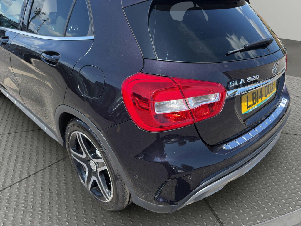 Mercedes-Benz GLA Class 2.1 Gla220 Cdi 4Matic Amg Line Premium 168 Bhp Black #36