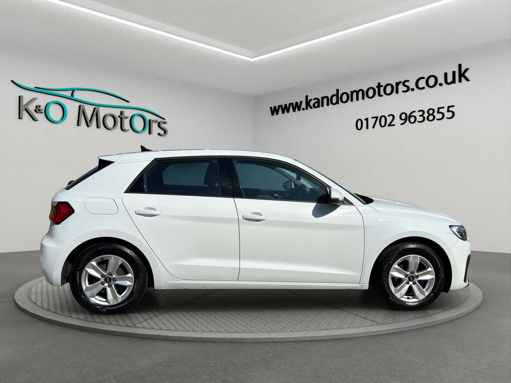 Audi A1 1.0 Tfsi 25 Technik Sportback Euro 6 Ss White #3