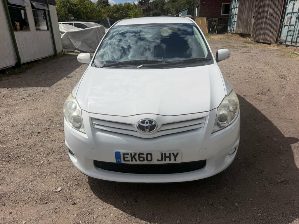 Toyota Auris 1.6 V-matic Tr Euro 5 EK60JHY White #2