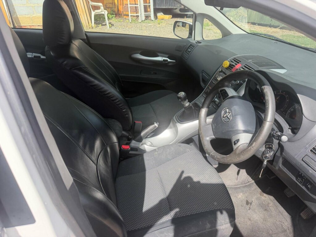Toyota Auris 1.6 V-matic Tr Euro 5 EK60JHY White #5