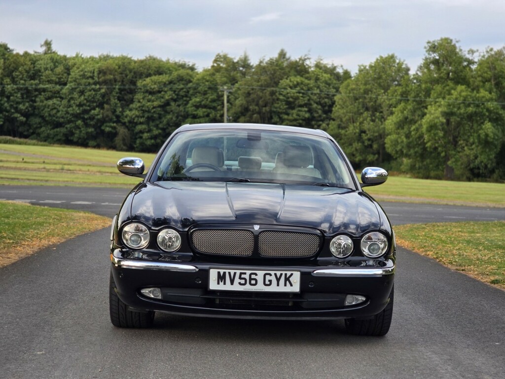 Jaguar XJR 4.2 V8 Portfolio Black #4