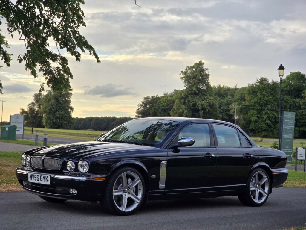 Jaguar XJR 4.2 V8 Portfolio Black