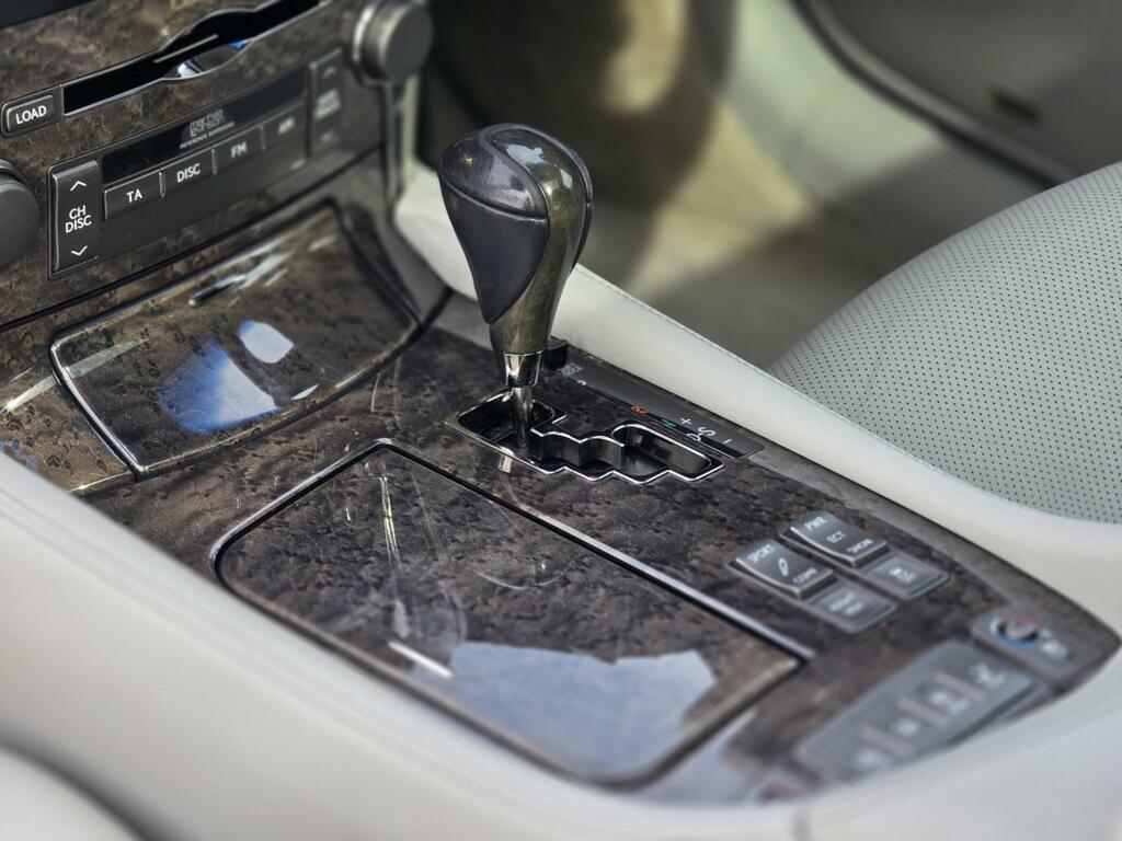 Lexus LS  Silver #64