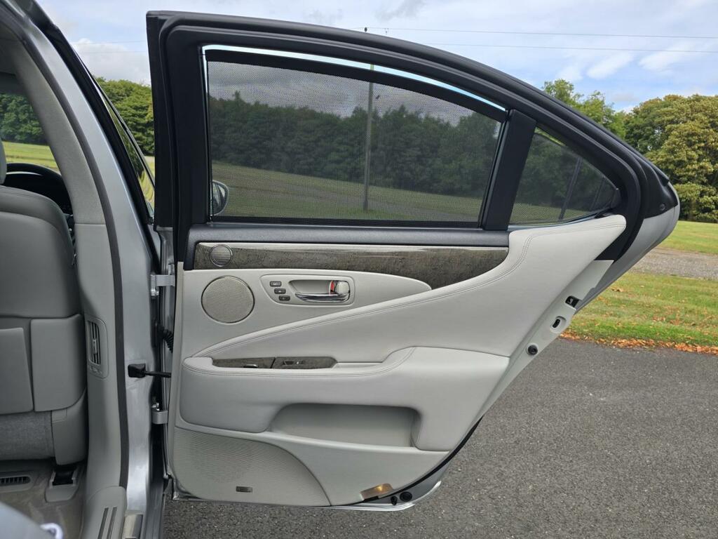 Lexus LS  Silver #87