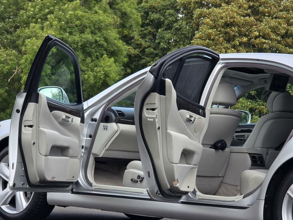 Lexus LS  Silver #43