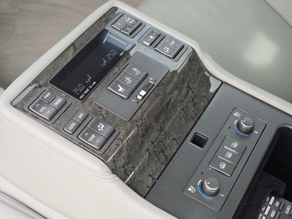 Lexus LS  Silver #57