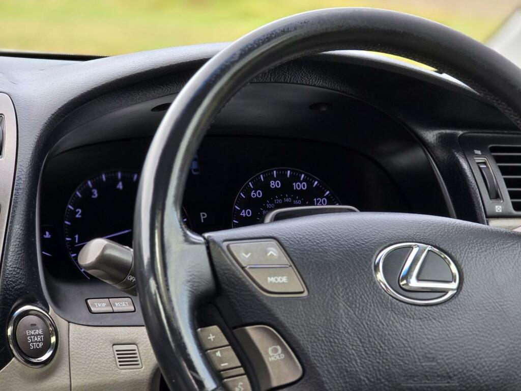 Lexus LS  Silver #71