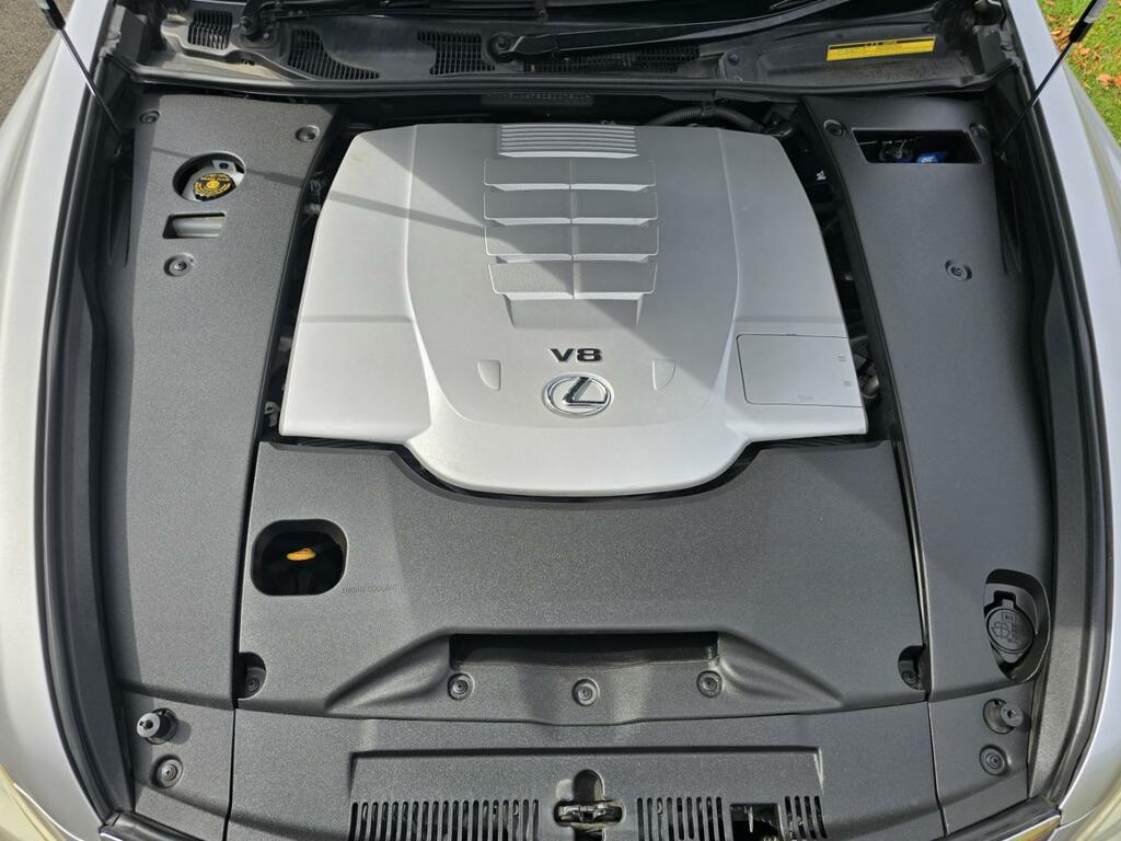 Lexus LS  Silver #113