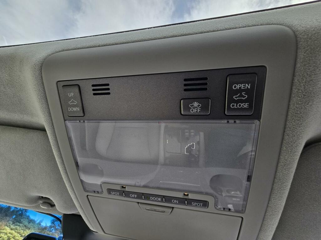Lexus LS  Silver #106