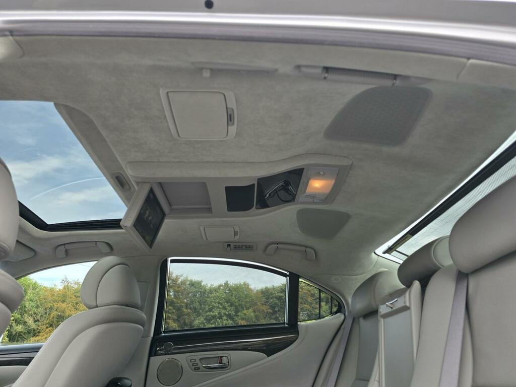 Lexus LS  Silver #48