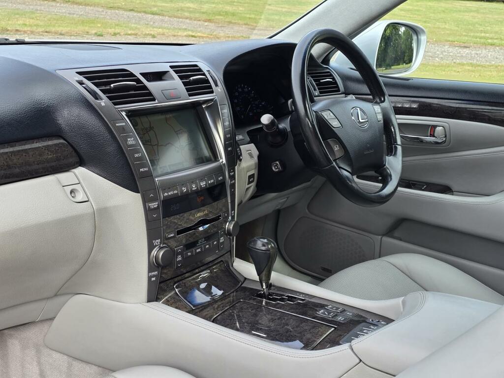 Lexus LS  Silver #60