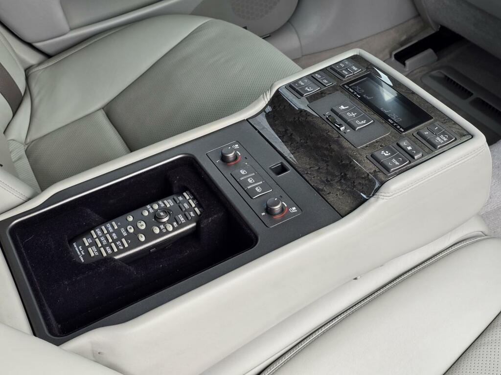 Lexus LS  Silver #7