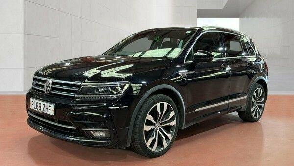 Volkswagen Tiguan 2.0 Tdi R-line Euro 6 Ss PL68ZHF Black #2