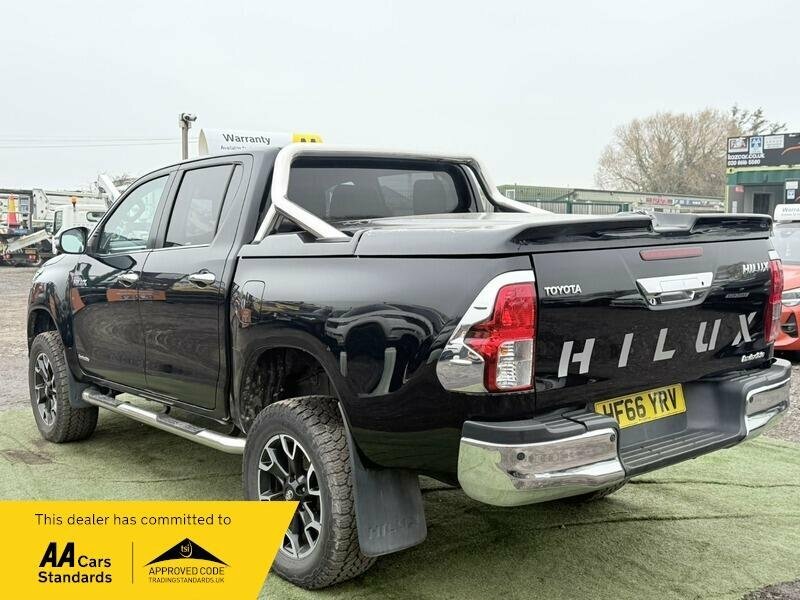 Toyota HILUX 2.4 D-4d Invincible X 4Wd Euro 6 Tss Black #4