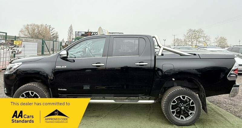 Toyota HILUX Black #7