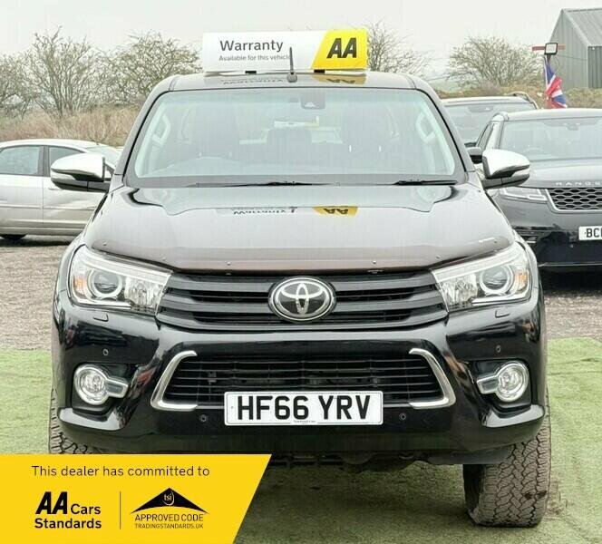 Toyota HILUX 2.4 D-4d Invincible X 4Wd Euro 6 Tss Black #2