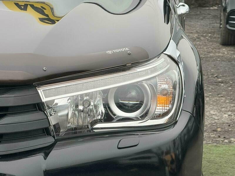 Toyota HILUX Black #13