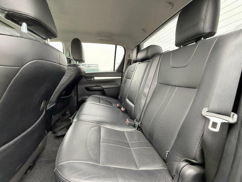 Toyota HILUX Black #17