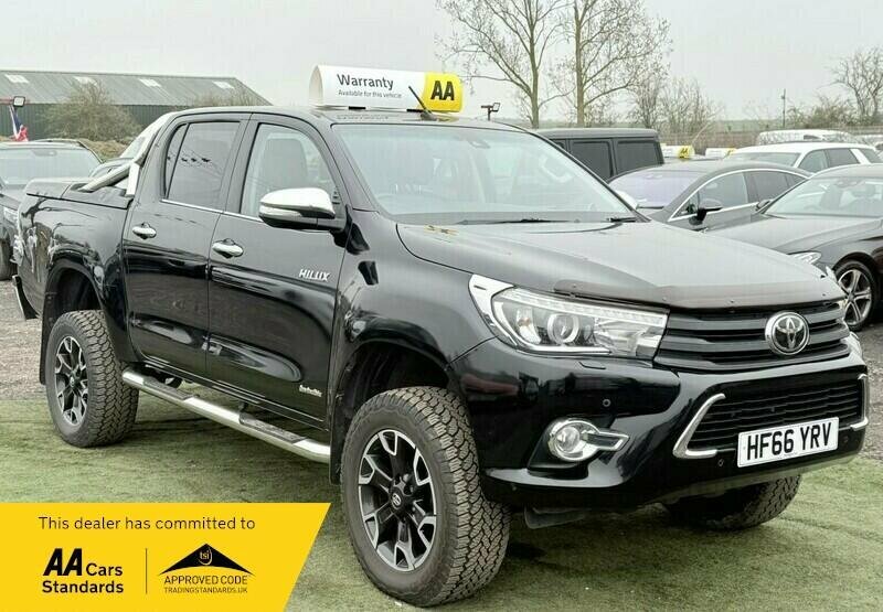 Toyota HILUX 2.4 D-4d Invincible X 4Wd Euro 6 Tss Black