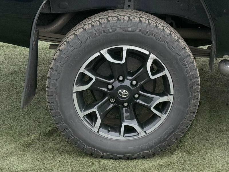 Toyota HILUX Black #21