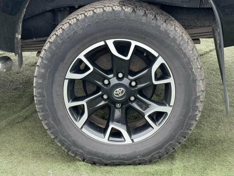Toyota HILUX Black #16