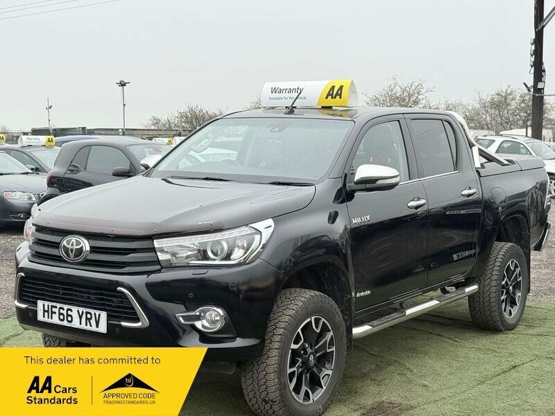 Toyota HILUX 2.4 D-4d Invincible X 4Wd Euro 6 Tss Black #3