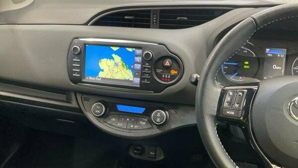 Toyota Yaris 1.5 Vvt-h Icon E-cvt Euro 6 Ss KS68EYT Grey #6