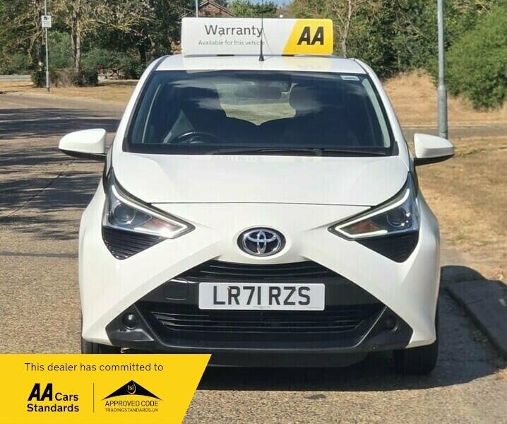 Toyota Aygo 1.0 Vvt-i X-play Hatchback Euro White #2
