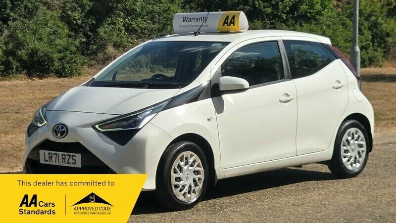 Toyota Aygo 1.0 Vvt-i X-play Hatchback Euro White #3
