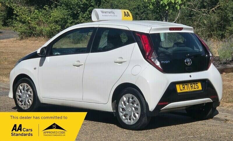 Toyota Aygo 1.0 Vvt-i X-play Hatchback Euro White #5