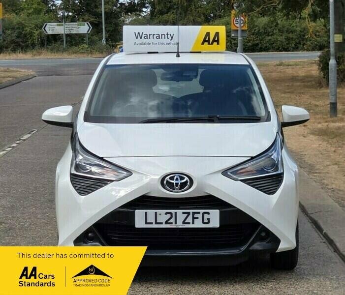 Toyota Aygo 1.0 Vvt-i X-play Euro 6 Safety Sense White #3