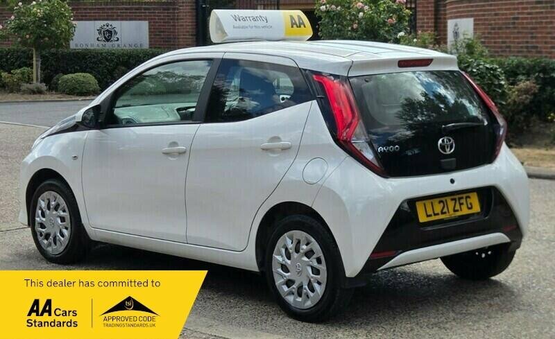 Toyota Aygo 1.0 Vvt-i X-play Euro 6 Safety Sense White #5