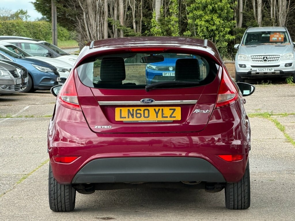 Ford Fiesta Fiesta Titanium Individual Red #4