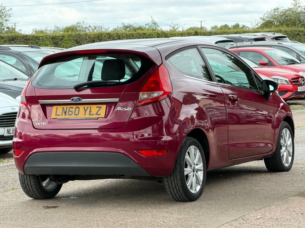 Ford Fiesta Fiesta Titanium Individual Red #5