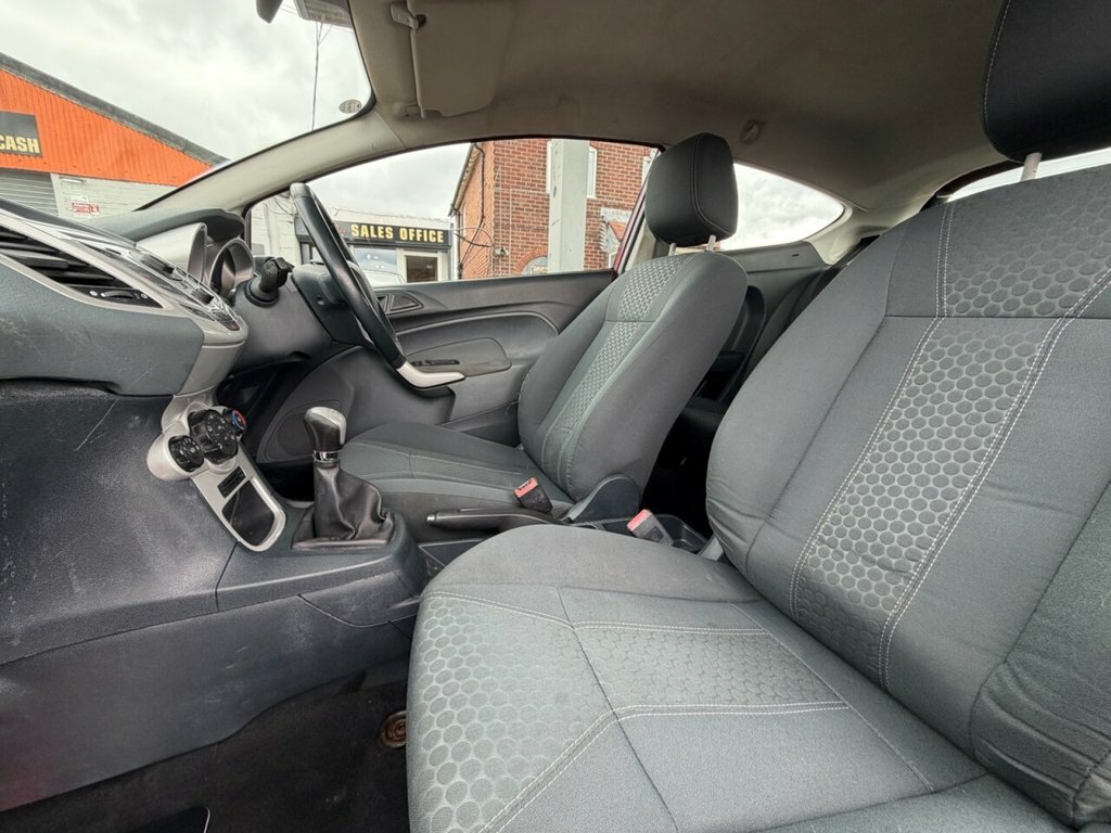 Ford Fiesta Fiesta Titanium Individual Red #7