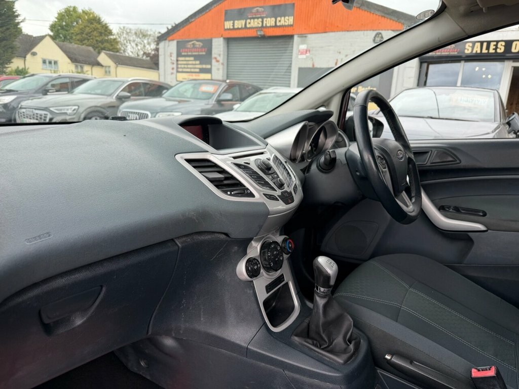 Ford Fiesta Fiesta Titanium Individual Red #6