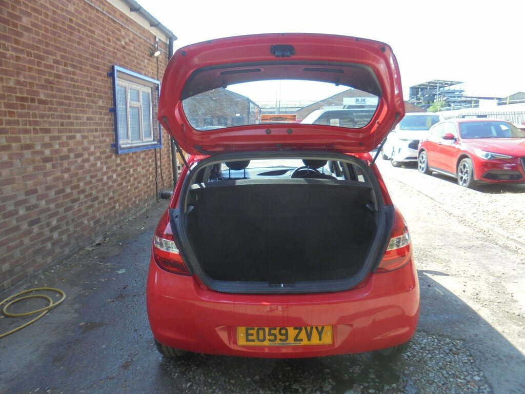 Hyundai I20 1.2 Comfort Hatchback Euro 4 77 Red #8