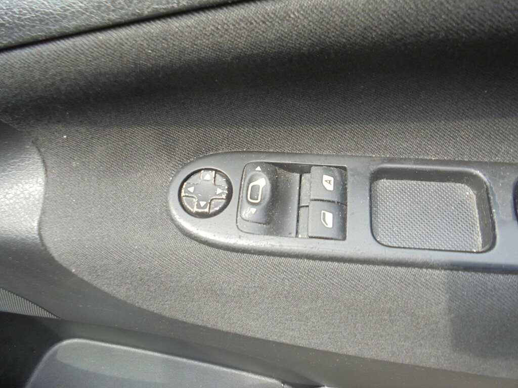 Peugeot 207 Hdi Economique Plus 3-Door White #13