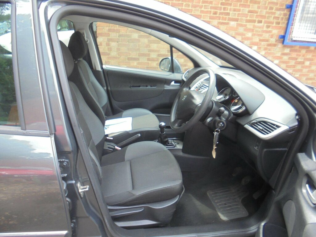 Peugeot 207 Hdi Economique Plus 3-Door White #11