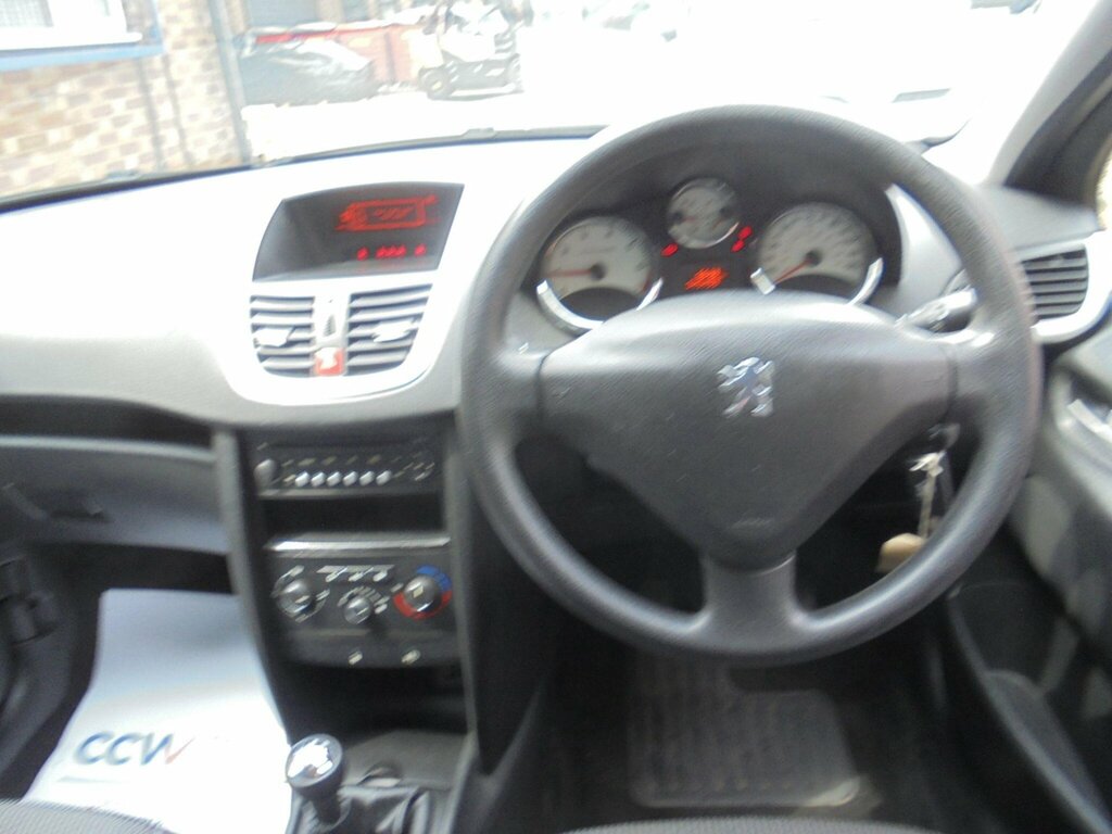 Peugeot 207 Hdi Economique Plus 3-Door White #10