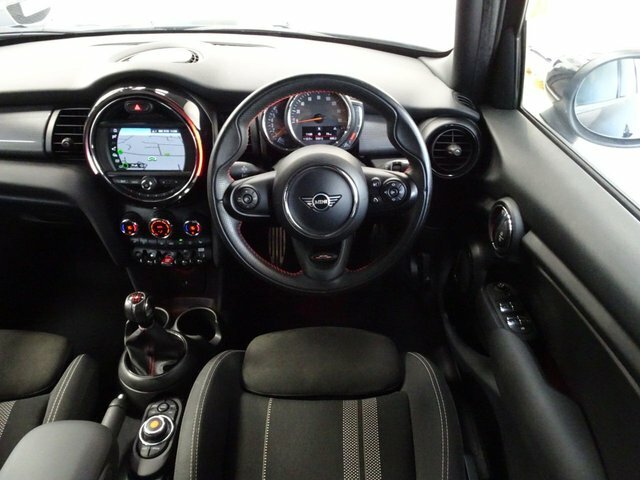 Mini Hatch 1.5 Cooper Sport Hatchback Euro Black #6
