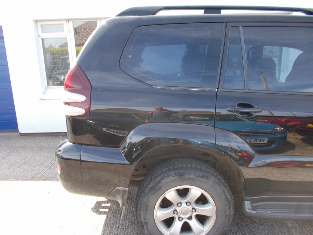 Toyota Land Cruiser 3.0 D-4d Lc5 Suv 277 Gkm, 1 Black #4