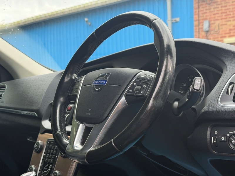 Volvo V40 Cross Country 1.6 D2 Lux Nav Hatchback Powershift Red #23